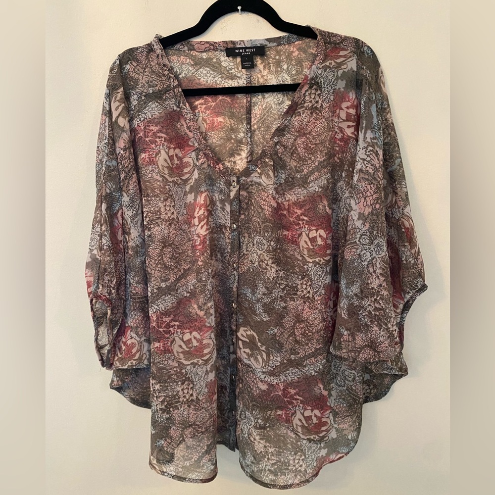 Nine West Women’s Semi Shear Floral Top Sz L